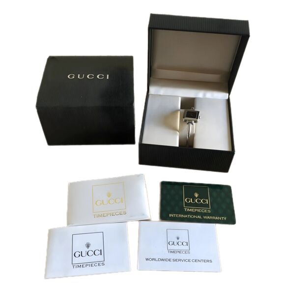 Gucci Swiss Made 1900L Dainty Silver Stainless Steel Square Bangle Watch & Box - Picture 2 of 12